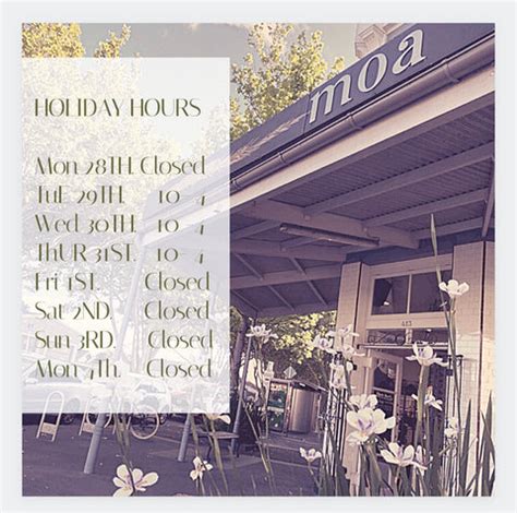 holiday hours moa.
